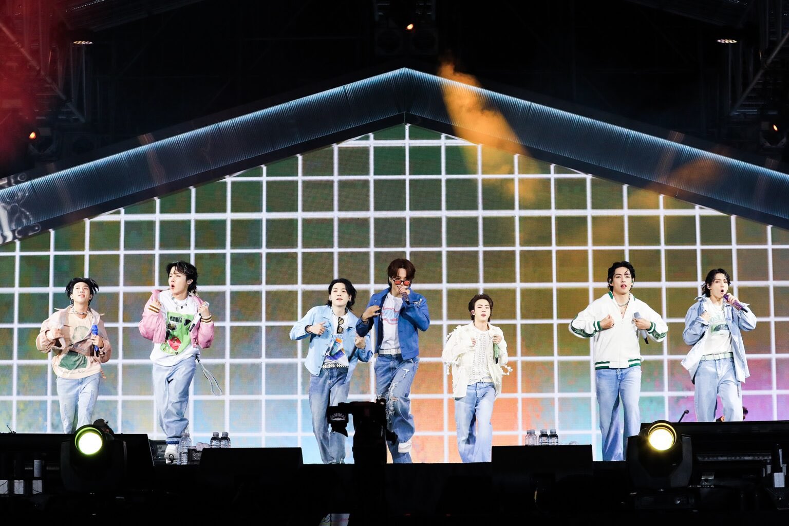 BTS Yet to Come 釜山 コンサート ラキドロ RM BTS釜山コンサート『Yet To Come』のセトリや配信視聴方法