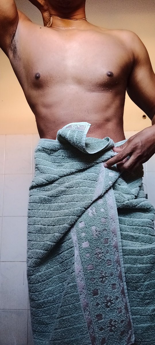 Pra começar o sábado tem que ser assim banho gelado pra ativar as coisas por aqui .
🔥🍆😈