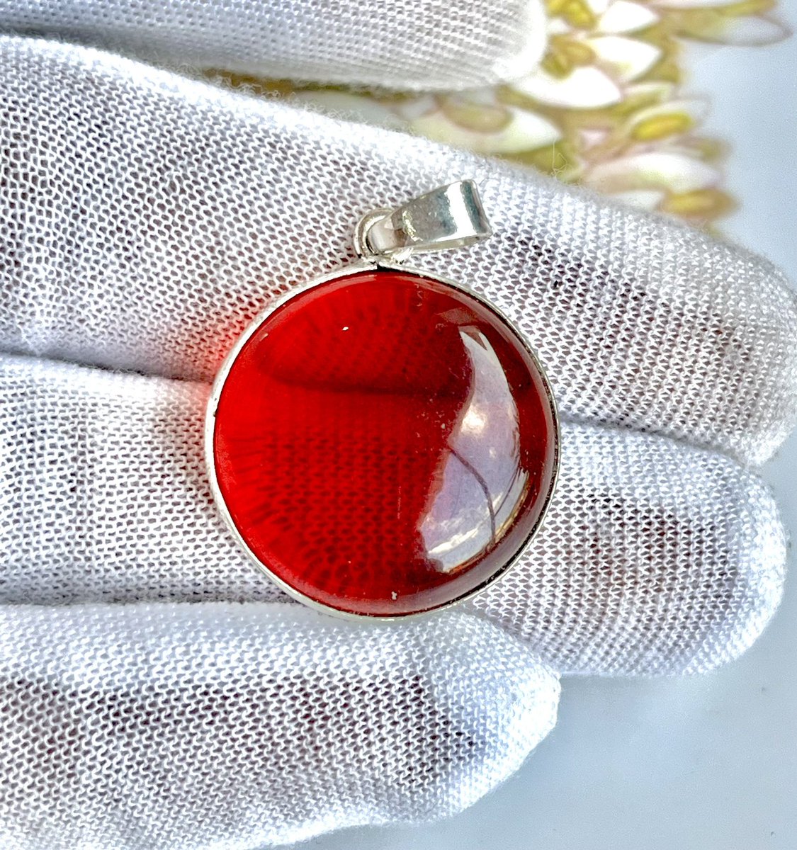 mzgemsandcrafts's tweet photo. Red Onyx Pendant Silver Plated Woman's Jewellery.
https://t.co/2T058wMCQT #mzgemsandcrafts #fashion #silverjewellery #etsy https://t.co/SzQuLwFInB