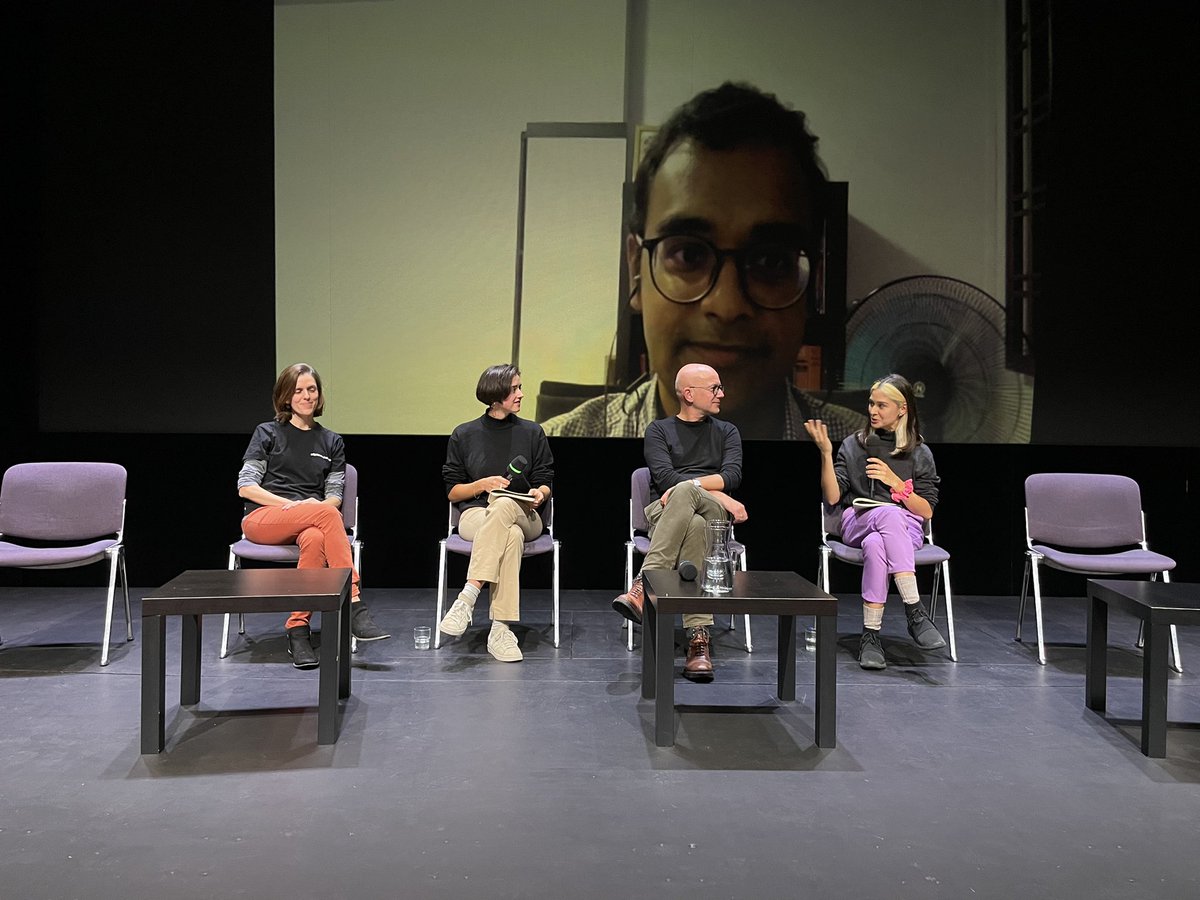 what can an audiowalk tell you about security vs. surveillance in digitally connected world? thank you for the panel @lurking_lukas <a href="/ramonasprenger/">Ramona Sprenger</a> <a href="/DaccordYves/">Yves Daccord</a> <a href="/EdgelandsInst/">Edgelands Institute</a> <a href="/DezentrumCH/">Dezentrum</a>