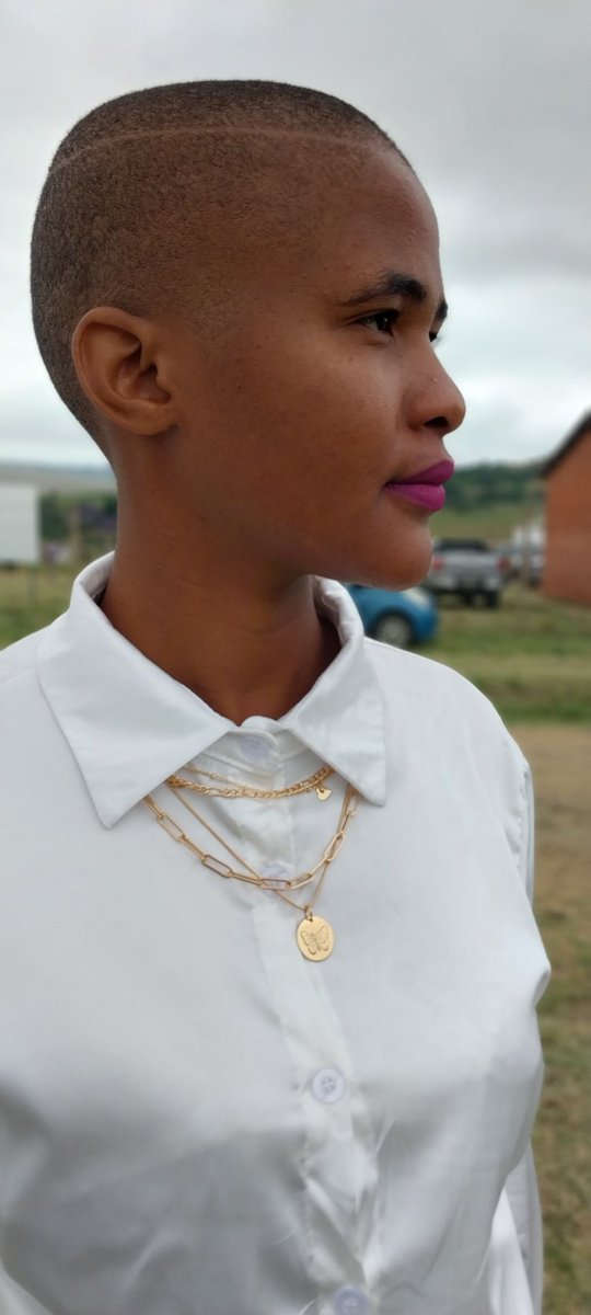 xaba_sinethemba's tweet photo. ❤️and I almost went bald😭😭 I remembered my supervisor said "everything okay when I went blonde, because I know when you go bald or blonde,awukho ryt"🥺❤️ https://t.co/4Z1lryU9vu