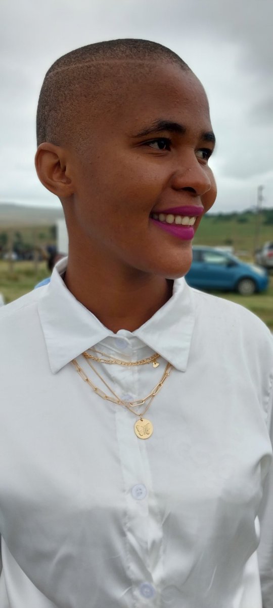 xaba_sinethemba's tweet photo. ❤️and I almost went bald😭😭 I remembered my supervisor said "everything okay when I went blonde, because I know when you go bald or blonde,awukho ryt"🥺❤️ https://t.co/4Z1lryU9vu