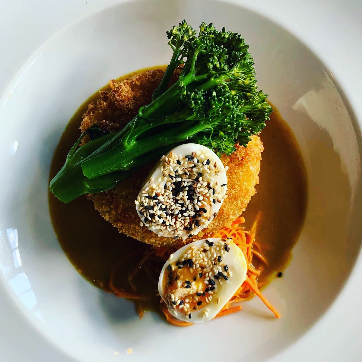 TheWollatonPK's tweet photo. Winner, winner, fish cake dinner 😋
Smoked haddock fishcake, katsu curry sauce, stem broccoli, pickled carrots & soft hen’s egg.
#smokedhaddock #smokedhaddockfishcake #katsu #katsucurry #stembroccoli #pickledcarrots #softhensegg #newmenu #delicious #pubfood #publife https://t.co/m9YIAzCWa0