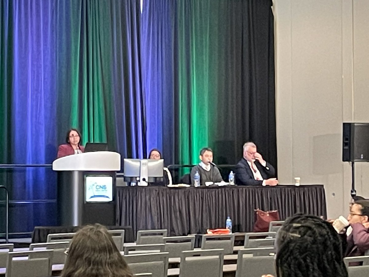 DrKSLewis's tweet photo. Early 7am seminar on #FetalNeurology on the last day of @ChildNeuroSoc #CNS2022 . @AgSonika , @lemrick444 , @Tomo_newengland , and Dr. David Franz presented advances in the field of fetal neurology including neuroimaging and Neurogenetics. Packed room! @PhxChildrens @barrowpch https://t.co/hw4iVIZ4uE