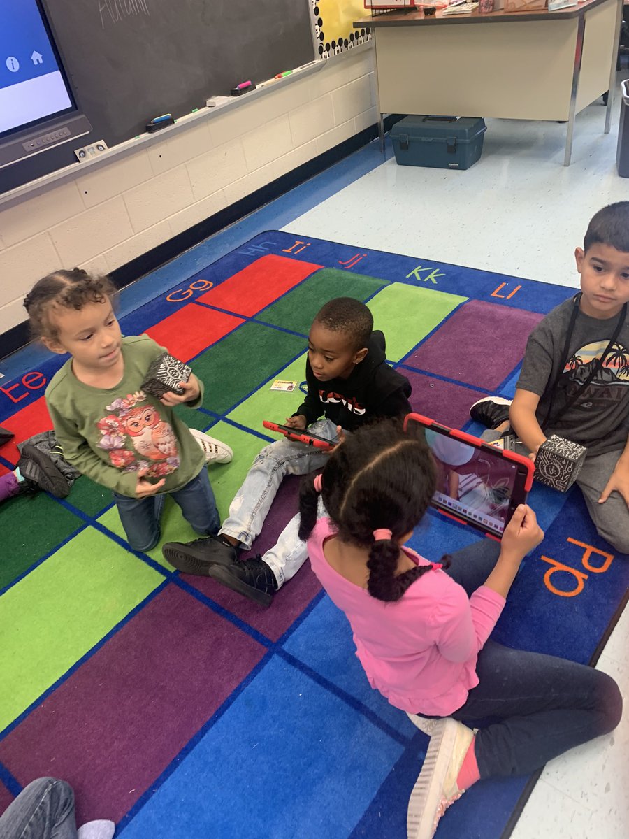 rkhyman4's tweet photo. New school, new experiences! First graders at @KilnCreekES experienced Merge Cubes yesterday for the first time! They were so excited to see the sun (and other planets) up close and personal! @mergeedu #nnpsproud #nnpsitc https://t.co/ynuTAYjg8S