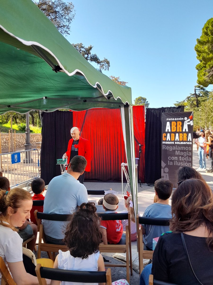 saludmentalCM's tweet photo. Disfrutando en familia de la VI Feria de Inclusión Social de @EAPNMadrid Gente que Construye Bienestar #XLaSaludMental.

Acércate, estamos hasta las 14:30h. https://t.co/nyZqI04az2