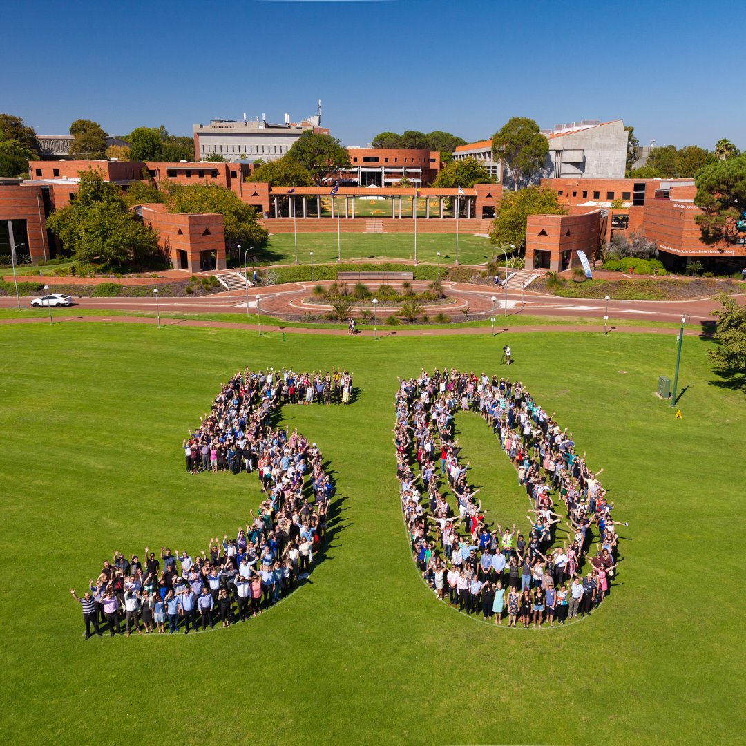 CurtinUni's tweet image. Wow, what a difference!

Check out how much Curtin has grown from the 1960s! We wonder what it will look like 70 years from now? 🤔

From L-R: [1960s, 1986, 2008, 2017]

📷 Curtin University Archives

#CurtinUniversity #CurtinThrowback #CurtinLife