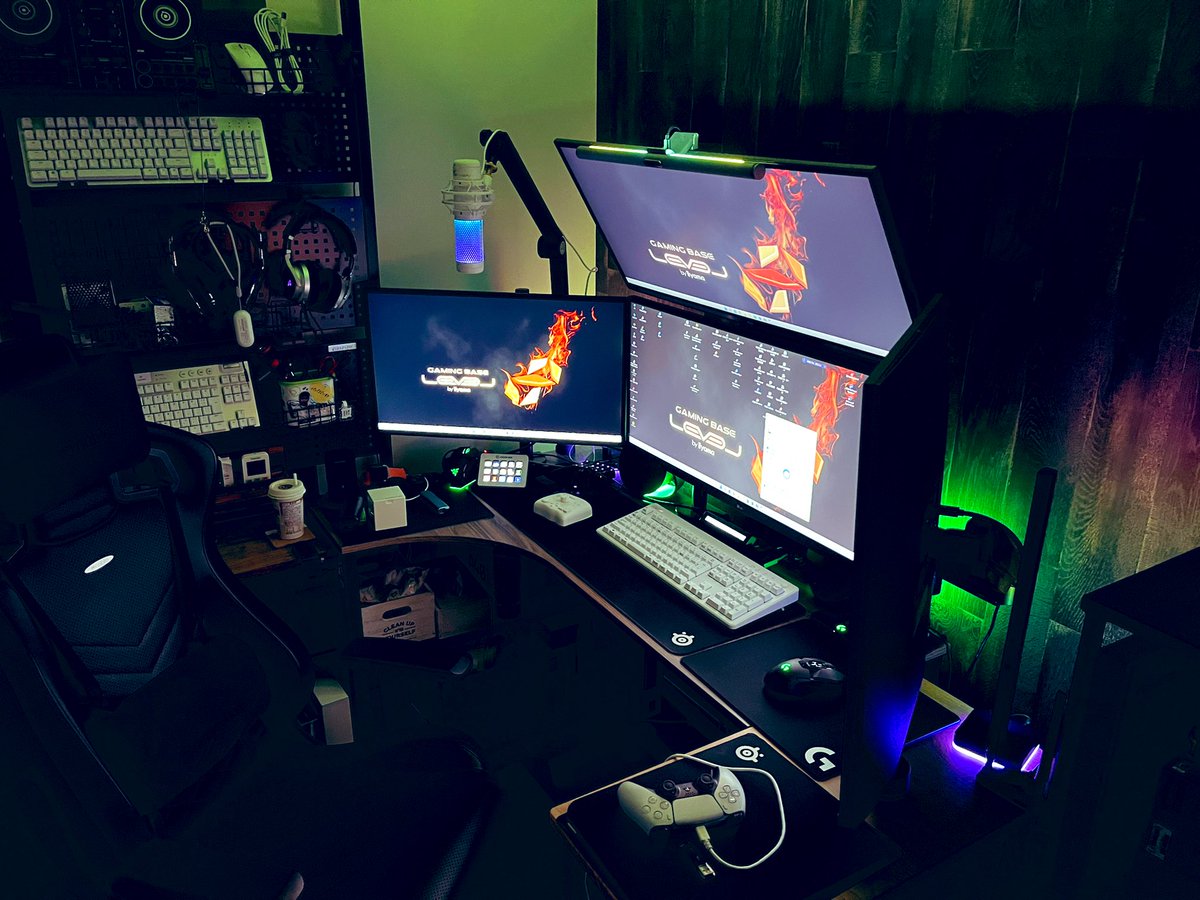 happy6000 tweet media