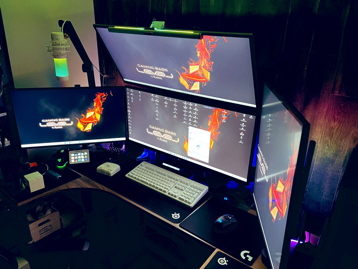 happy6000 tweet media