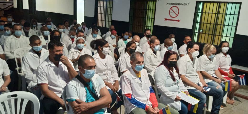 cubacooperaven's tweet photo. Acto de despedida a colaboradores que regresan a la Patria con Misión Cumplida, y vacacionistas que disfrutarán de sus merecidas vacaciones.

#CubaPorLaVida #FuerzaCuba #CubaPorLaPaz #Cuba #CheVive #CamiloVive #CubaViveEnSuHistoria https://t.co/8PiW5KSW9i