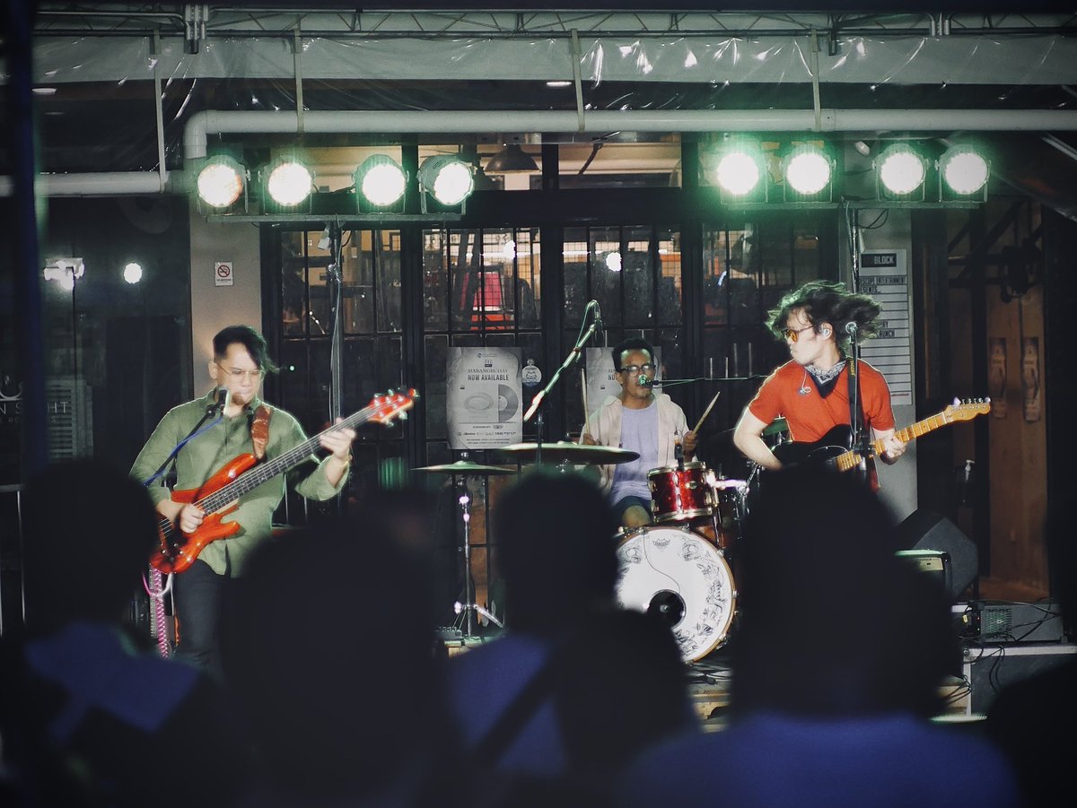 46HopeSt's tweet photo. hey everyone! maraming salamat ulit kagabi! sana na-enjoy nyo set namin at ang buong event ng Vinyl launch ni @ebedancel ! thank you rin pala sa pag-tag ng photos and videos!

📸 @jjtgubatan https://t.co/01IN0mdOfX