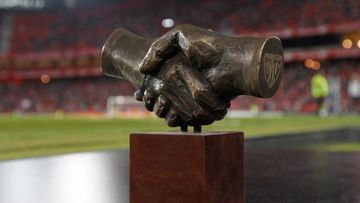 RuloCanelli's tweet photo. Hay un premio que otorga @AthleticClub llamado "One Club Award".
Se lo dan a aquellos y aquellas futbolistas que defendieron toda la vida una misma camiseta.
Acabo de mandarles un mail solicitando que se lo otorguen a @AldoPoyOficial 
¿Me ayudan a qué les llegue por acá?
Rt y mg https://t.co/opPwvqXqeB