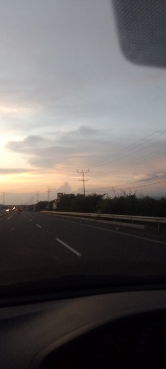 wilfred1968's tweet photo. Así el atardecer en el de paramento de la paz https://t.co/3PNiUd2WHA