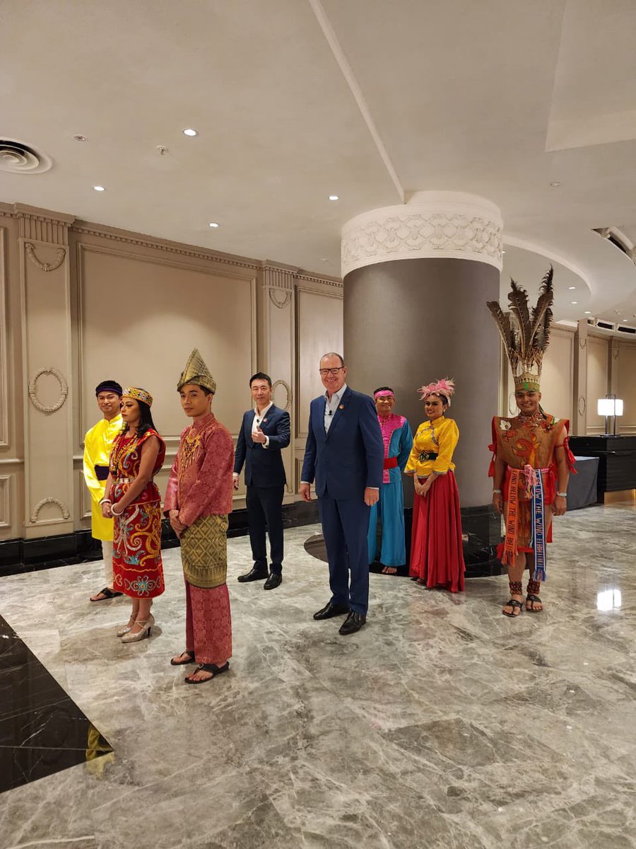 NamSLiew's tweet photo. Celebrated the promotions of all of our ASEAN Directors and Senior Managers at EY Asia Pacific Milestones 2022 event in KL. Congratulations and wishing all successful transitions and enduring careers in EY ! ! 

 #careers #talent #betterworkingworld #oneASEAN https://t.co/KdkLTHILe0