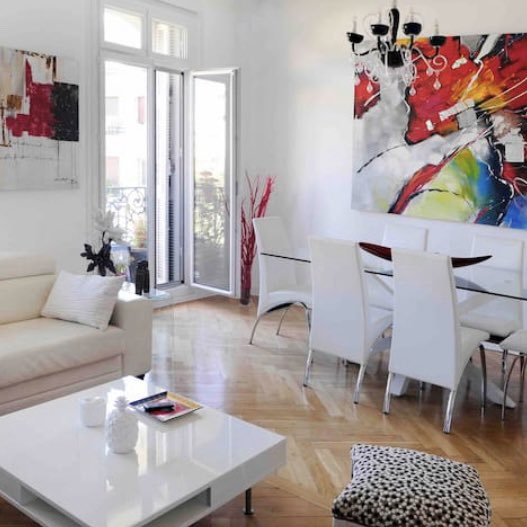 Filofox7's tweet photo. @Airbnb I found this wonderful apartment in Nice for our honeymoon next year.  I love this platform and it’s so much nicer than staying in a little room in a hotel for the same price. 💙❤️💙 https://t.co/1gOycxMk3i