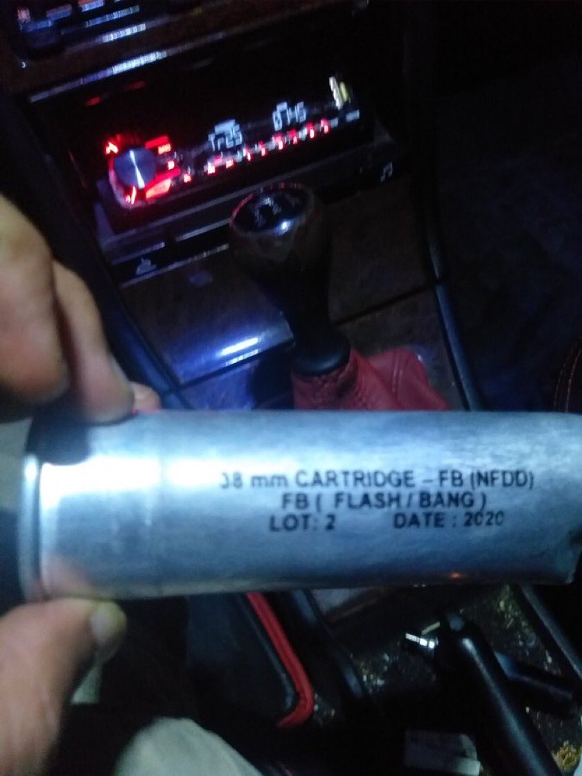 واردات واکسن از انگلیس ممنوع
واردات گاز اشک آور از انگلیس آزاد

#مهسا_امینی 
#کیرم_توبیت_رهبری