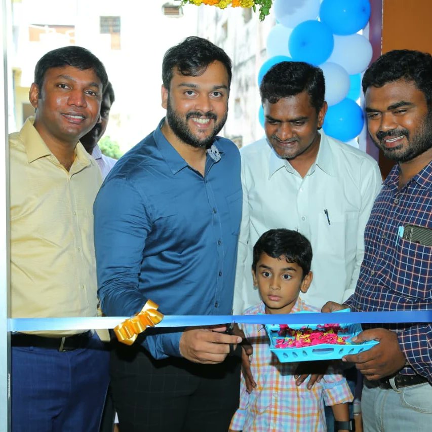 ASelloldgold's tweet photo. After the successful branch launch in Mumbai and Hyderabad, Augmont Gold For All announces the grand inauguration of its Sell Old Gold branch launch in Guntur, Andhra Pradesh.

#Augmont #AugmontGold #AugmontGoldForAll #GoldForAll #selloldgold #GoldInvestments #oldgoldbuyers https://t.co/TLCIIzUKkh