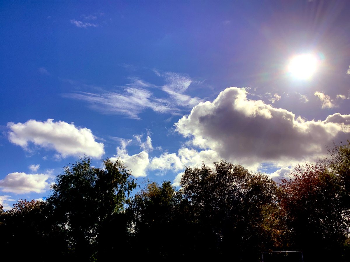 An amazing opportunity for a science investigation - we dropped tools and went outside! ☀️ Year 5 were investigating the apparent movement of the sun across the sky as well as focusing on the size of shadows. The weather was definitely on our side 💪 <a href="/stmargaretsath1/">stmargaretsathasbury</a>