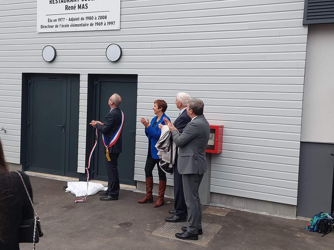 MarieCieters's tweet photo. Inauguration du complexe scolaire #RenéMas #AllenneslesMarais soutenu par le @departement59 dans le cadre de sa politique d’Aide Départementale aux Villages et Bourgs #ADVB
➡️ Nouveau restaurant scolaire, réhabilitation de salles de classes, création d’une garderie maternelle https://t.co/6y2kBGpmAZ