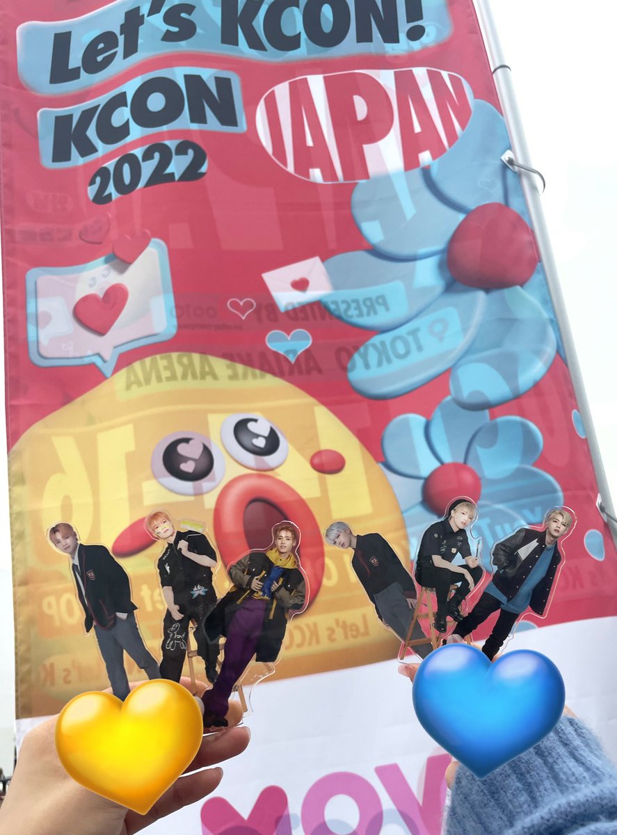 OiptzM's tweet photo. #KCONers_굿즈_자랑대회

우리 자랑스런 ⭐️#아이엔아이⭐️ 굿즈 자랑할때가 드디어 왔구만✋우리 응원봉이 우주최고닷‼️낮에 봐도 좋고 밤에 봐도 좋고 멤버컬로의 맞추면 더 완.벽.함🌈물론 아엔아도 우주최고😘 5월 일본 프레미어부터 LA 글구 재팬 공연까지 수고많았어😻

#KCON #KCON2022JAPAN #INI https://t.co/NABM9zqykB