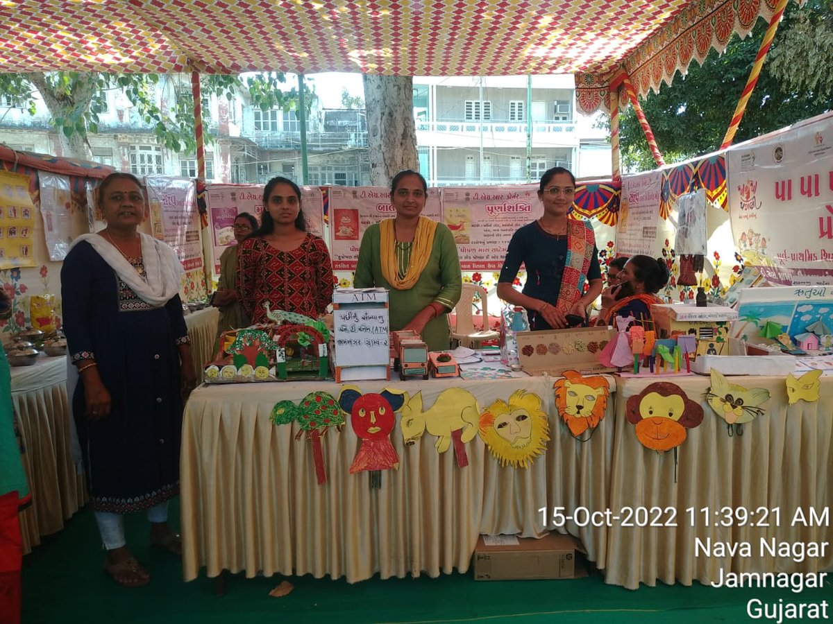 ICDSJamnagar's tweet photo. ગરીબ કલ્યાણ મેળો- 2022 અંતર્ગત ICDS શાખા દ્વારા THR માંથી બનતી વાનગીઓનું નિદર્શન તથા પૂર્વ પ્રથામિક શિક્ષણ અંતર્ગત TLM પ્રદર્શન.  માન. મંત્રીશ્રી રાઘવજીભાઈ પટેલ તેમજ અન્ય પદાધિકારીશ્રી અને અધિકારીશ્રી દ્વારા સ્ટોલની મુલાકાત લીધેલ. @nirala_kk @WCDGujarat @ddojamnagar2 https://t.co/A6d8BWpRsG