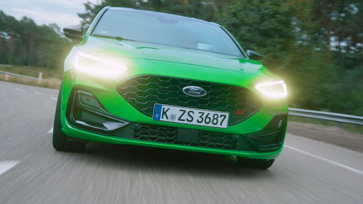 FordPolska's tweet photo. 👉 #FordPolska #STSaturday
▫️Gdzie pojechalibyście #FocusST w wersji z pakietem Performance?😉
Dzień dobry😎 https://t.co/qsMaeVDJhO