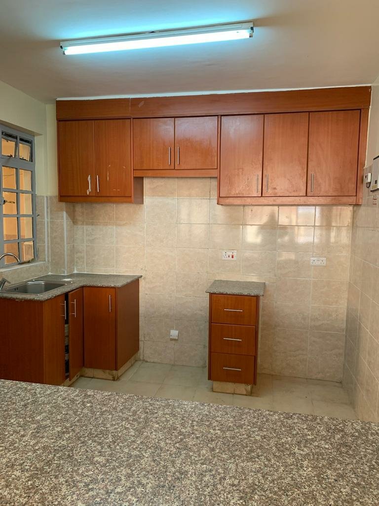 📍 Syokimau
Great wall Apartments,phase3 (Beijing Road), a spacious 3 bedroom apartment,Master Ensuite on sale at an offer price of Kes. 7,000,000. 
Let's connect on Linda Mokeira Real Estate 
0722396160
lindamokeira.com