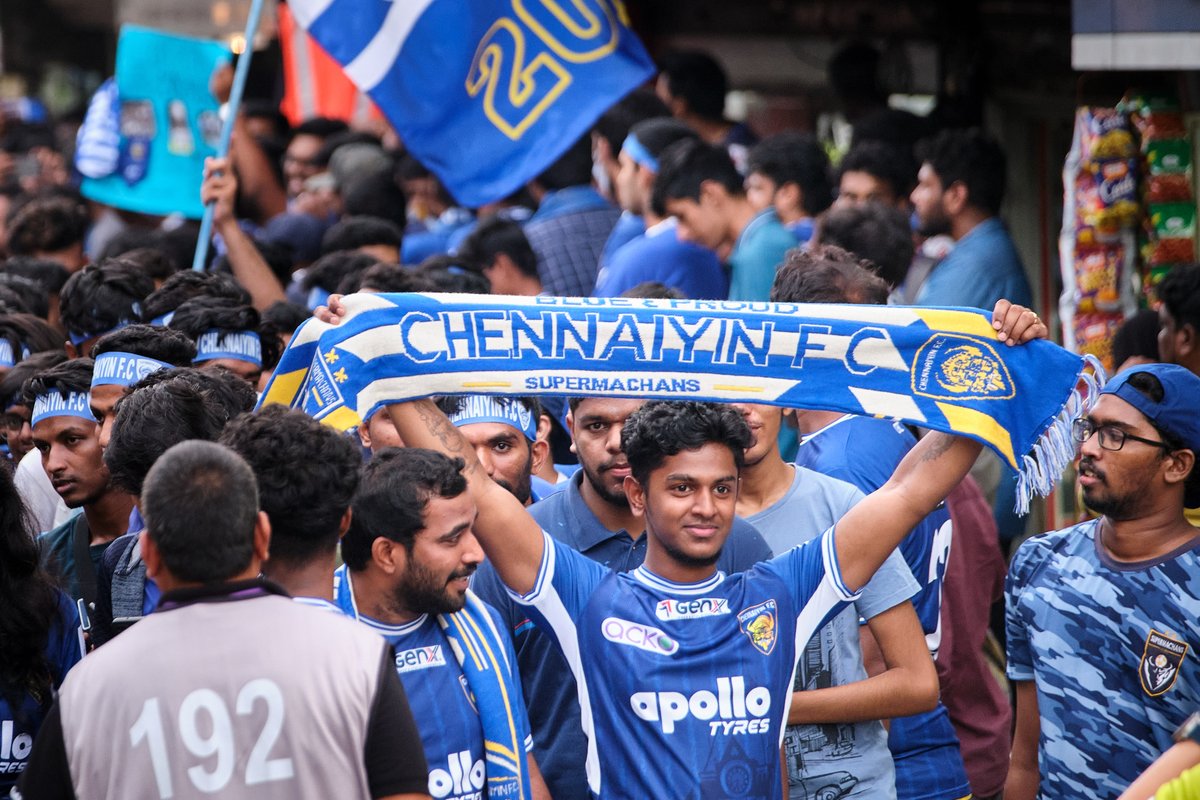 StarSportsTamil's tweet photo. அமைதிய வெச்சு அளக்காதே, புயல் அடிக்கிற அறிகுறி அது தான்💙🛐
Underrated fanbase of ISL👀
#LetsFootball #AllInForChennaiyin #ChennaiyinFC #SuperMachans #BstandBlues https://t.co/BB6a2bnXii