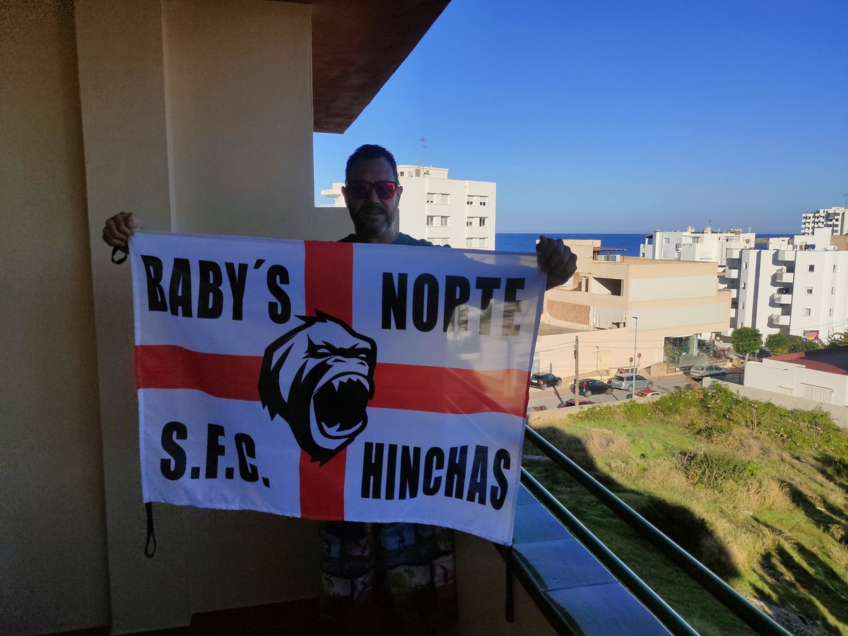 OldSFC72's tweet photo. Desde #ibiza con amore 😁 apurando verano https://t.co/BaBsYV8nsw