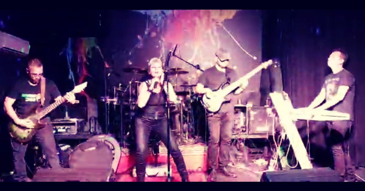 TroubldMindBand's tweet photo. Enorme lo vivido anoche. Muchas gracias a todos los que os acercasteis a vernos 🙌🏻. #progmetal #progrockband #livemusic https://t.co/OqM5sritgA
