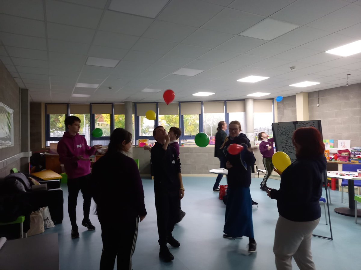 limerickyouth's tweet photo. As part of Limerick Mental Health Week, our Be Well team delivered Anxiety Workshops in #Rathkeale & the #Northside Youth Spaces.
The workshops open up conversations for young people about their #mentalhealth & wellbeing π£
#limyouth #lys #toyshowappeal #LimericKMHW https://t.co/3VwZwv9GqB