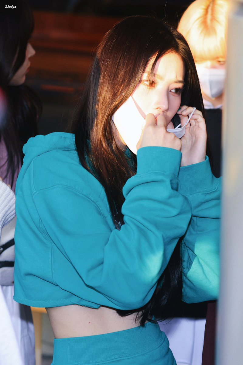 ZJudyx's tweet photo. 221013 HQ

#NMIXX #엔믹스 #JINNI #지니 https://t.co/ghr3uArAK9