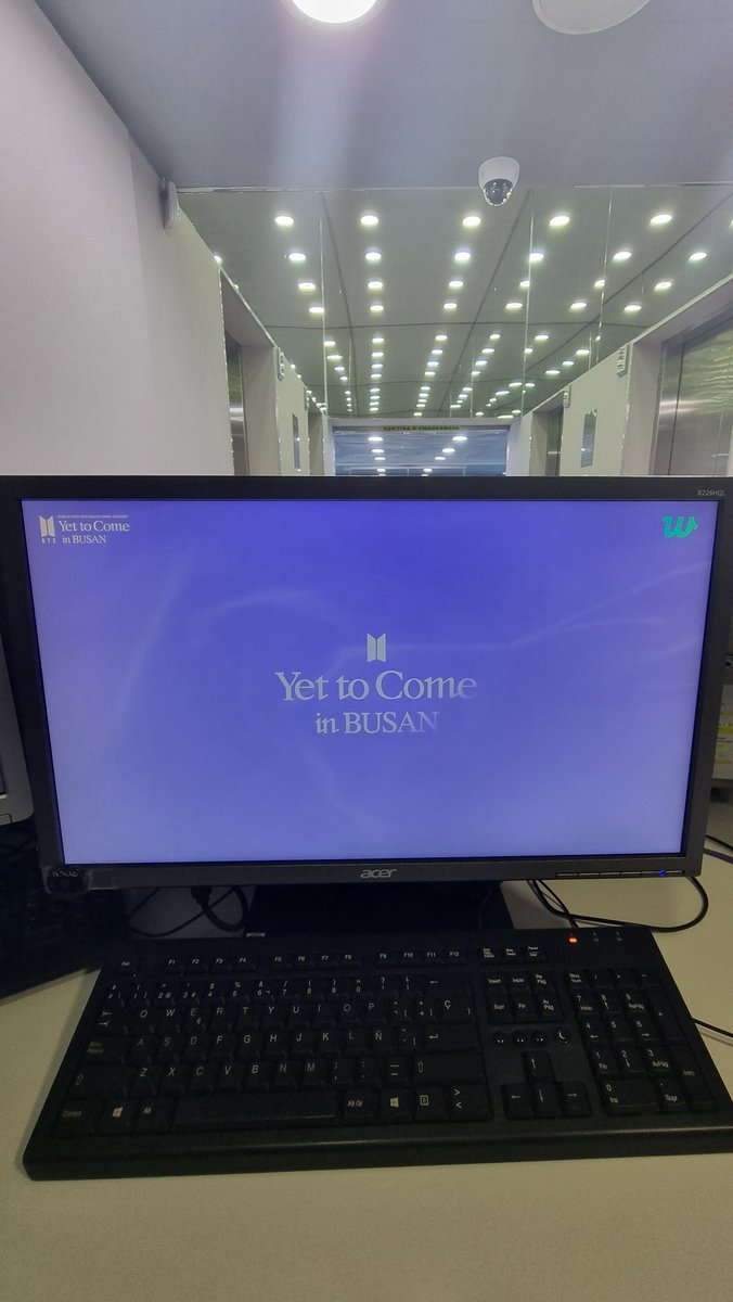 debsama6's tweet photo. I'm ready for the show at work 🇪🇦@BTS_twt @weverseofficial #BTS_YetToCome_Weverse_LIVE https://t.co/YuBFhxmtdg