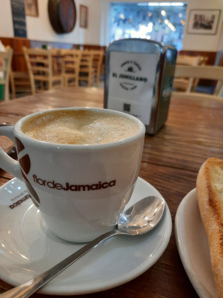 nadal_manu's tweet photo. El cafecito del barrio !!! 
FELIZ DÍA DE SANTA TERESA. 
#Sábado #Breaktimes https://t.co/F2IEKa5MQZ