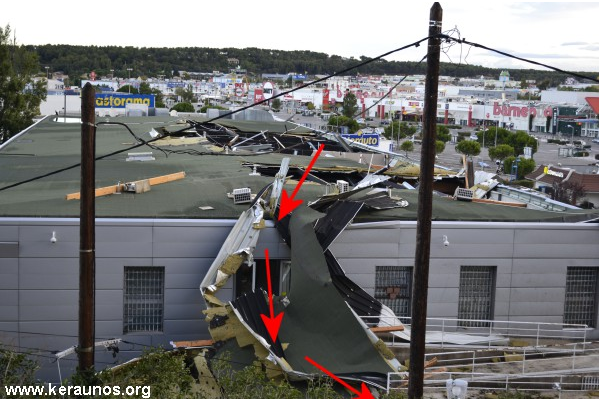 Il y a 10 ans, le 14 octobre 2012, 4 #tornades frappaient l'ouest et le sud-est de la France en moins de 24h. La tornade des Pennes-Mirabeau notamment (Bouches-du-Rhône) provoqua des dégâts spectaculaires et déplaça des véhicules sur une zone commerciale : 