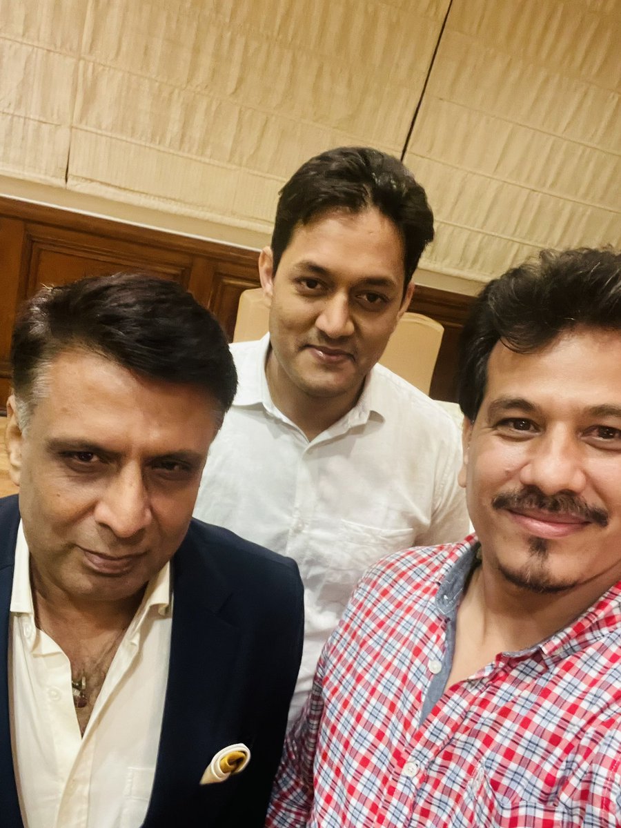 diwanjournalist's tweet photo. Bigg Boss…@ShamsherSLive @AnuragSisodia14 https://t.co/SRLbjW5fxJ