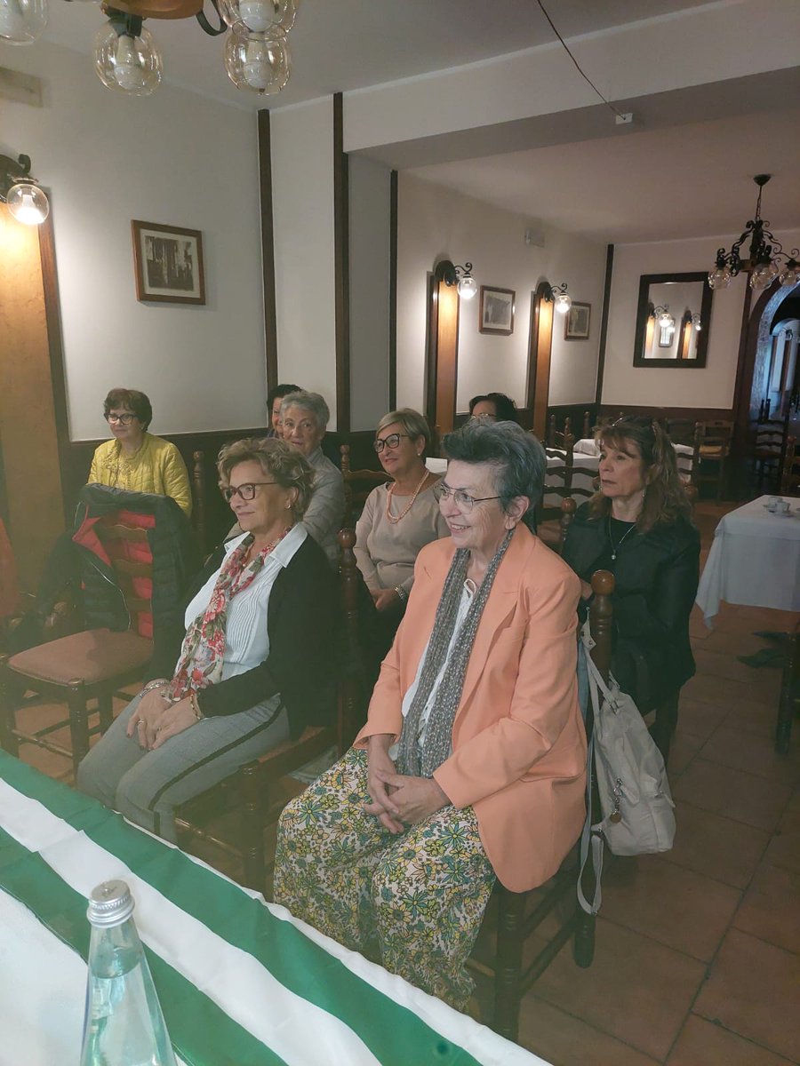 fnpabruzzomolis's tweet photo. #14ottobre #scerni
❗️Prima riunione per la Coordinatrice Politiche di genere di Lanciano Vasto Lidia D’Amore👩🏻🤝👩🏼👩🏻🤝👩🏼
👉Si è discusso del ruolo del Coordinamento sul territorio e di nuove iniziative e nuovi progetti. https://t.co/0im5Dn2paq