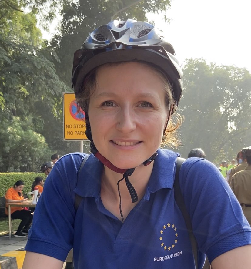 EU_in_India's tweet photo. 🚴‍♀️🚴🚴‍♂️#Cycling4Future 2.0 received an overwhelming response in Delhi today. 

More than 500 participants paddled their way on streets of Delhi from @NLinIndia  to @GermanyinIndia in a cycling marathon for #ClimateAction and a better future. Stay tuned for more updates. https://t.co/n0aBkCJQFW