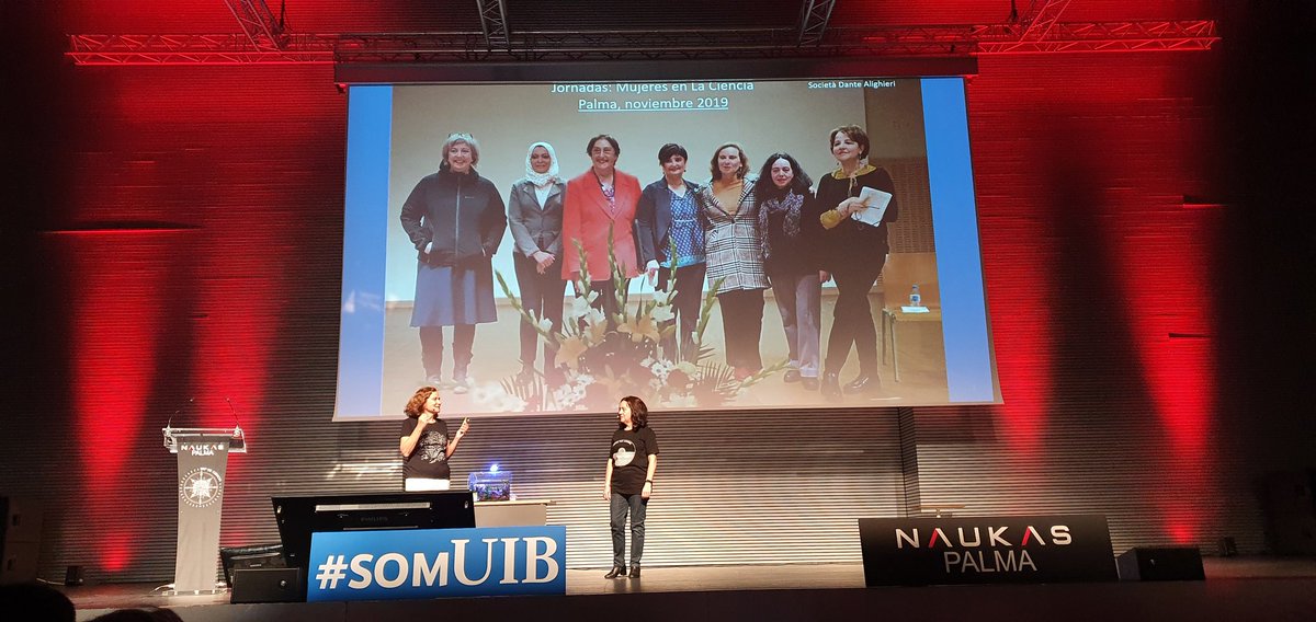AnaMorillasKief's tweet photo. Y comienza #NaukasPalma con dos fenómenas: Alicia Sintes con su cabeza en las nubes 🌠 y Rosa María Mateos con sus pies en la tierra 🌋 que nos explican sus líneas de investigación

¡Vaya dos! 🤗 https://t.co/q7QM0dkv5t