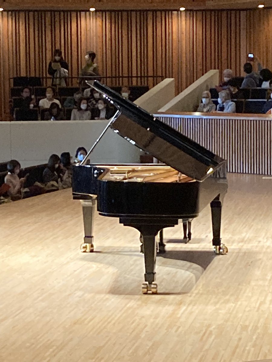 aaachapen's tweet photo. 反田恭平ピアノ・リサイタル@軽井沢
奇跡の前から3列目！念願のシャコンヌは1音目から半泣きで顔が見える席やのにぼやぼや…1音1音が突き刺さるの。小品もより歌が深くなってて感動しかない。数年ぶりのソナタは感激すぎて4楽章涙止まらず🥲もうほんまにありがとう😭世界で1番好き✨もう好き大好き😭🙌 https://t.co/Sbj1ilzYu7
