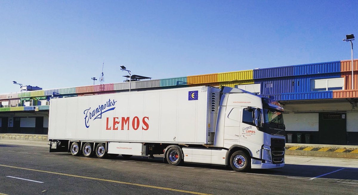tteshnoslemos's tweet photo. 24/7!!! ☀️🌙

#hnoslemos #lemos #tteslemos #camion #ourense #volvo #volvotrucks #trucker #camionesespañoles #transportistas #transportistasespañoles #volvofh #fh500 #isave https://t.co/nXXeDytN2T