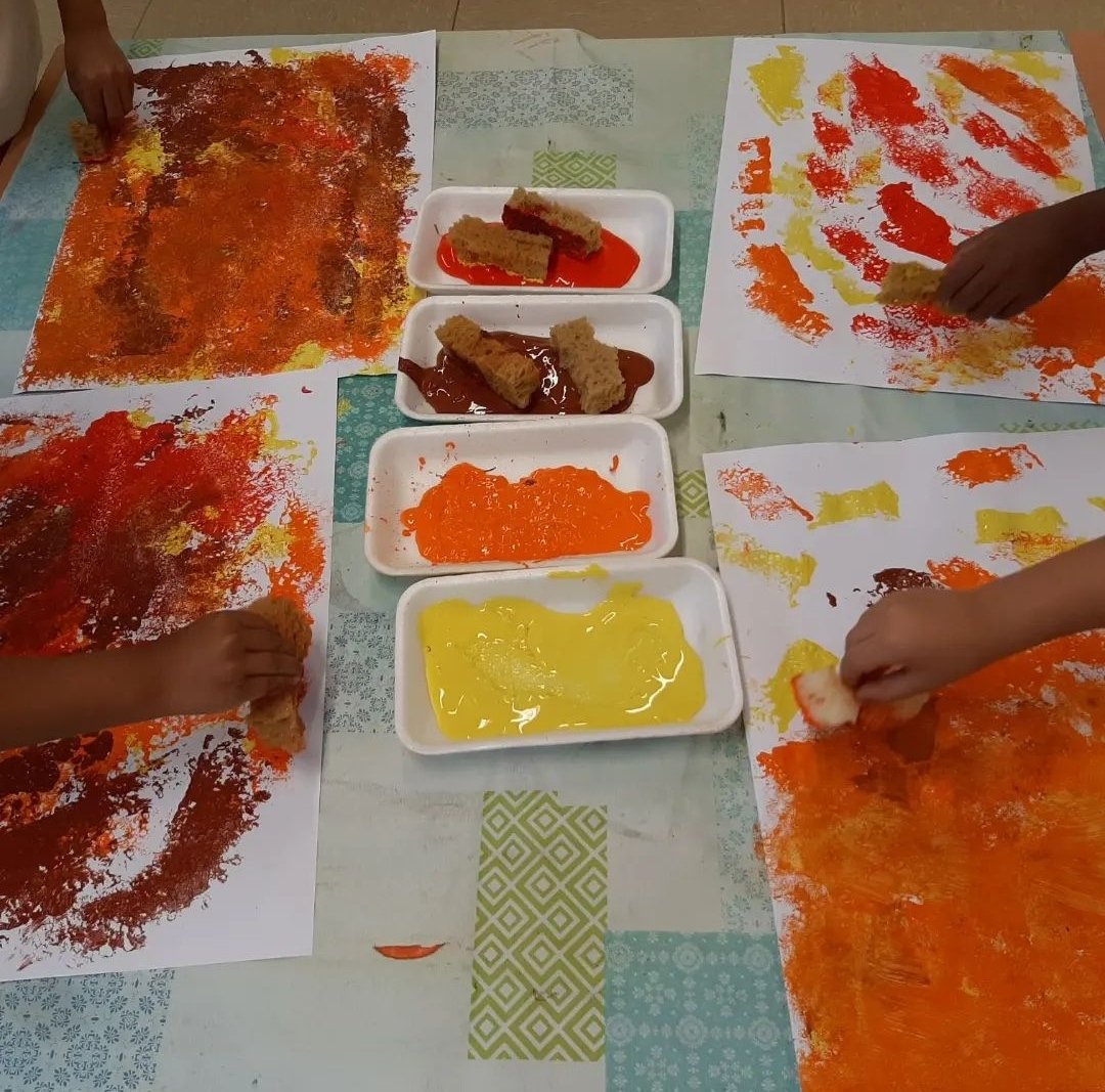 escolacanclos's tweet photo. Els colors de la tardor 🍂 #infantil #petitsartistes #pintem #experimentemambelscolors https://t.co/04rqFx5Mfh