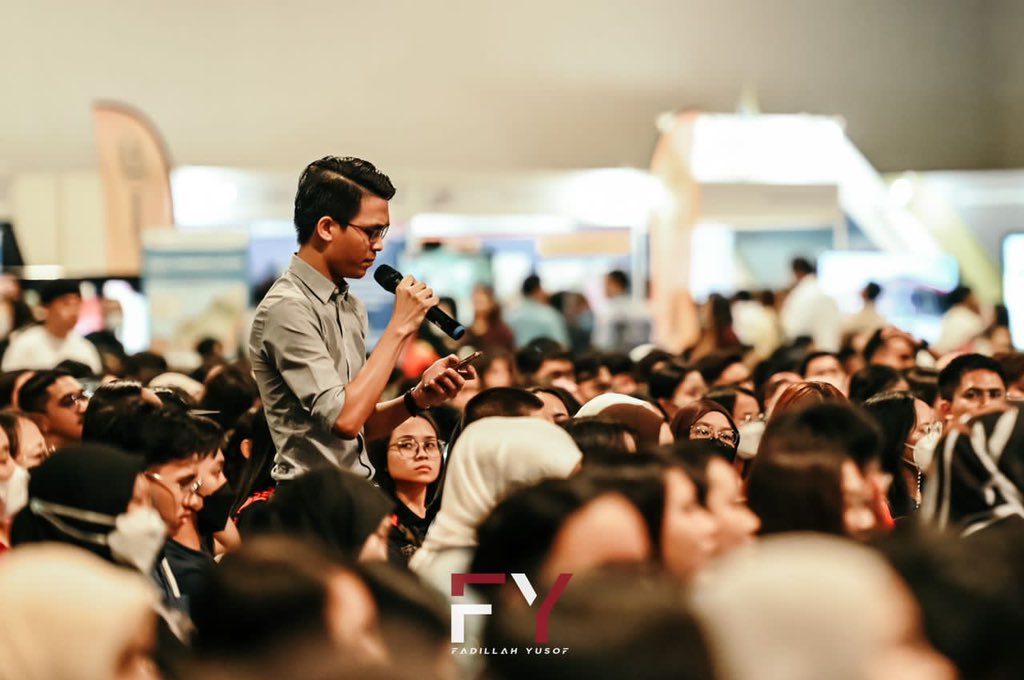 Sarawak Dialogue : Sesi diskusi bersama pegawai kerajaan dan lebih 28 reruai pameran berhubung Strategi Pembangunan Pasca COVID-19 (PCDS) 2030 

#LBAS2022 #KamekAnakSarawak