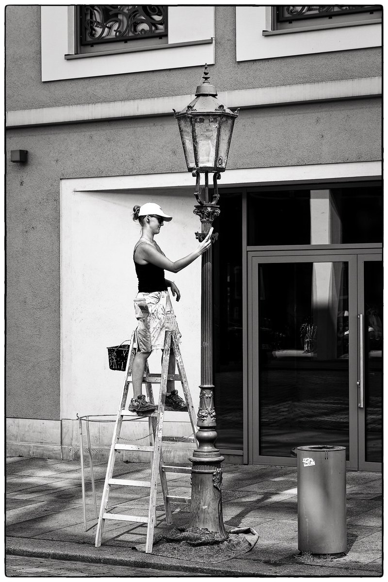 Woman at work! #georgbernoff #raw_bnw #raw_europe #raw_photography  #raw_community #bnw #picas_bnw #picasstreet #documentaryphotography #travelphotogaphy #lensculture #monochrome #streetphotography #visual_bnw #canon #canoneurope #humaninterestphotography #humaninmotion #dresden