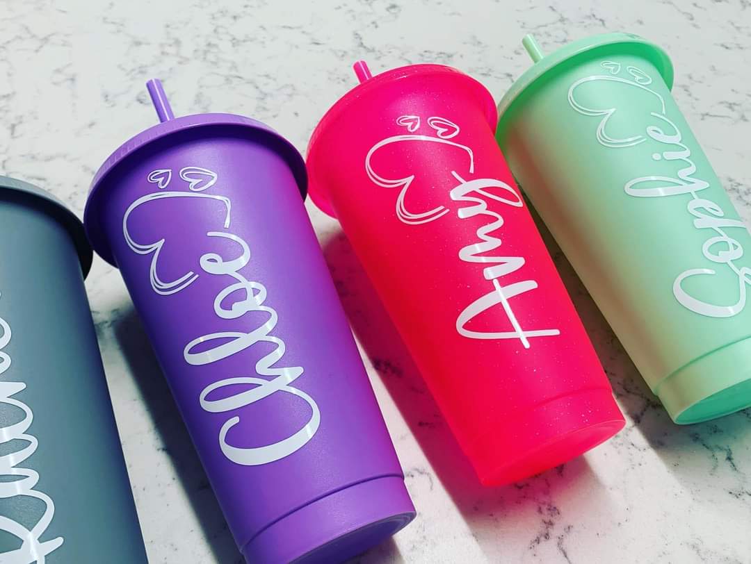 Littlelabelhouz's tweet photo. Girl gang 💗💗 

#UKGiftAM #aberdeen
#namelabels #coldcups #personalisedcoldcups #namedecals #littlelabelhouse https://t.co/JIGhoeiVtA