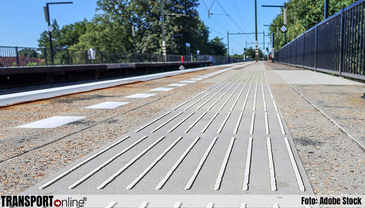 transportonline's tweet image. NS start campagne voor hulp aan blinde en slechtziende reizigers

Lees meer: transport-online.nl/site/146208/ns…

#NS #blinden #slechtzienden #oogvooreenander #campagne #trein