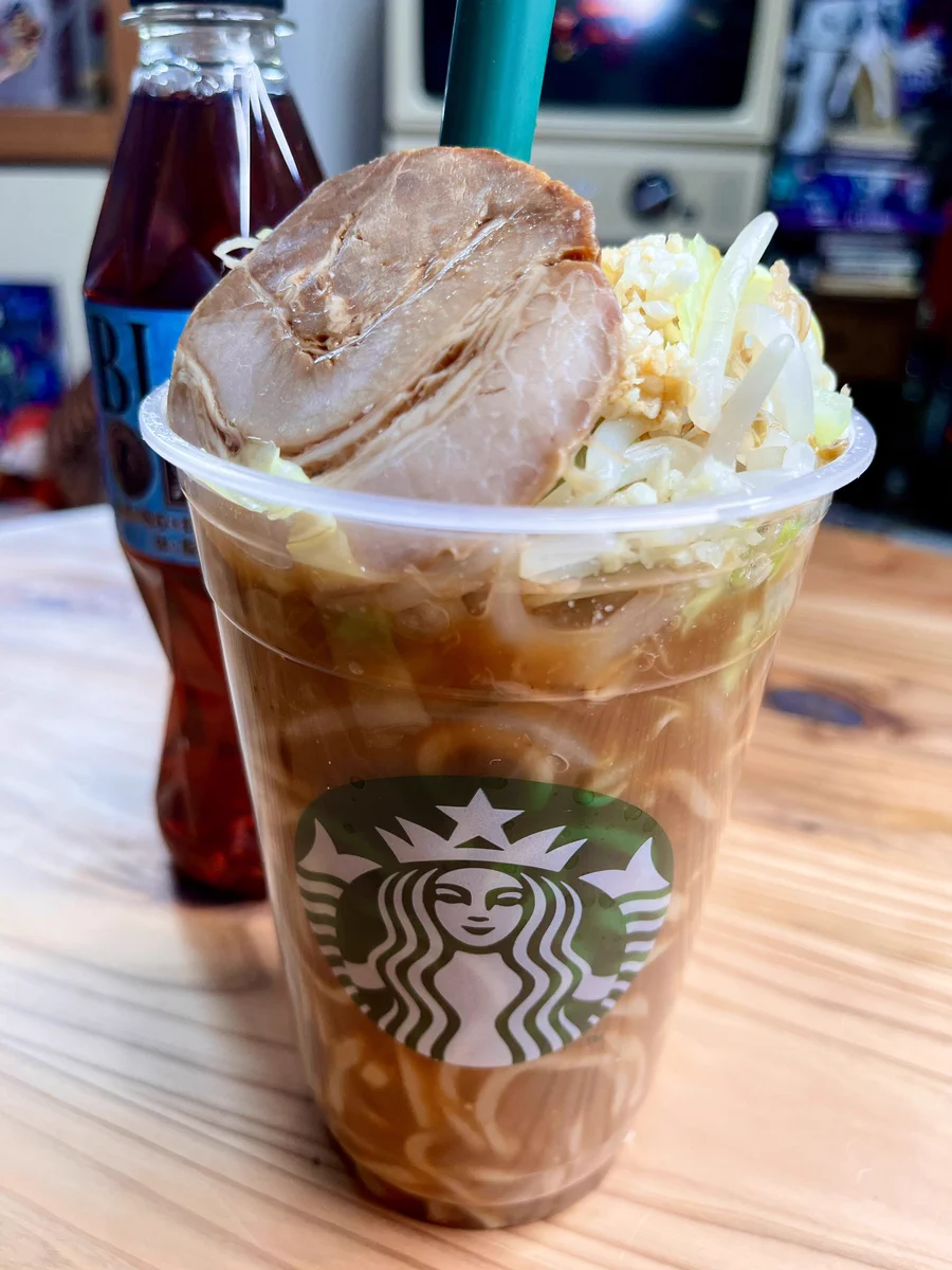 ジロリアン必見！！スタバの最新作は二郎インスパイア！？
