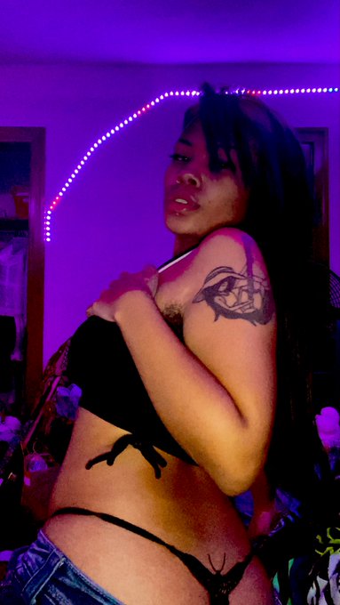 Nothing in my brain, cuz i gave it all 2 u babe 🧠🤓 https://t.co/kVguc67B3n