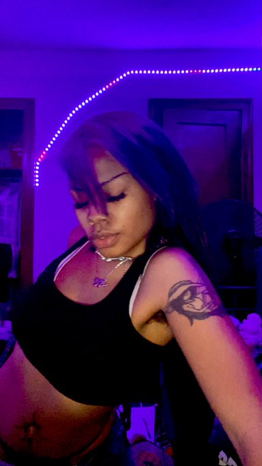 Nothing in my brain, cuz i gave it all 2 u babe 🧠🤓 https://t.co/kVguc67B3n