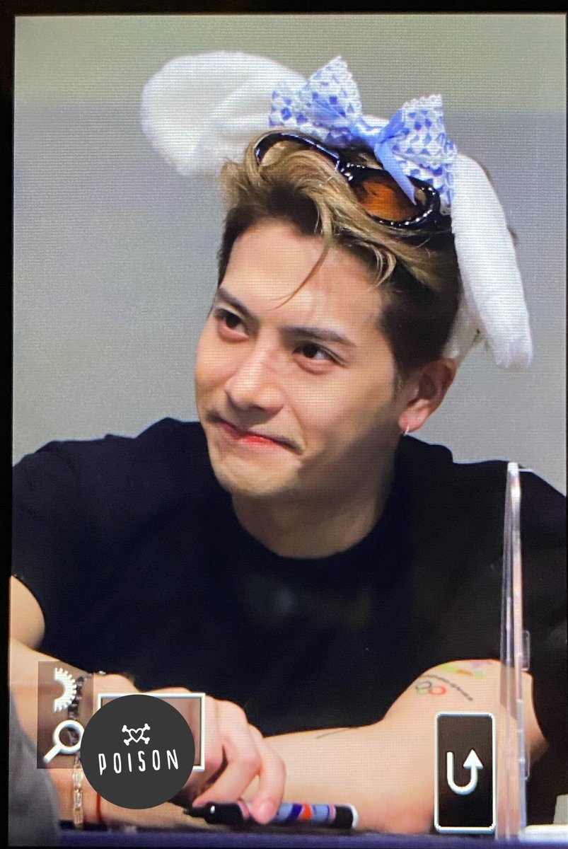 Ondean1a's tweet photo. เครื่องหัวน่ารักอยู่นะ เหมาะแก่บอสหวังที่แสนจะน่ารักปุ๊กปิ๊ก
#JacksonWang 
#MAGICMAM
#CRUEL 
#BLUE #ChampagneCool https://t.co/YSP1oma8IQ